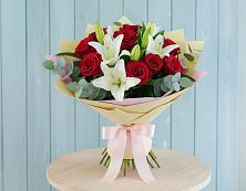 Букет цветов из:  Лилии и Розы в Токарёвке