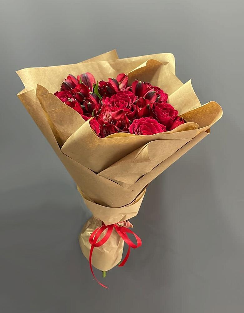 Букет цветов из: Альстромерии и Розы в Токарёвке