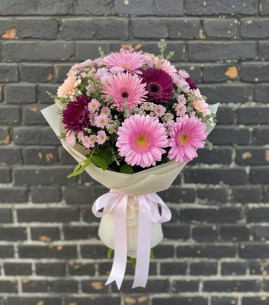 Букет цветов из: Герберы и Хризантемы в Токарёвке