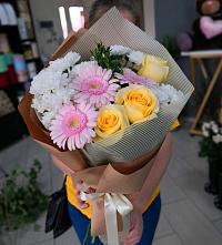 Букет цветов из:  Герберы, Розы и Хризантемы в Токарёвке