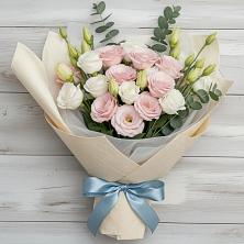 Букет цветов из:  Лизиантусы в Токарёвке