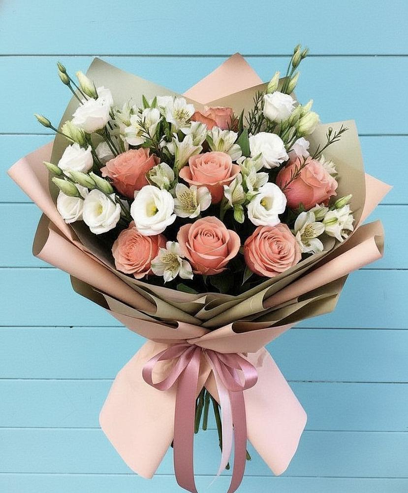 Букет цветов из: Розы, Альстромерии и Лизиантусы в Токарёвке