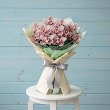 Букет цветов из:  Орхидеи и Розы в Токарёвке