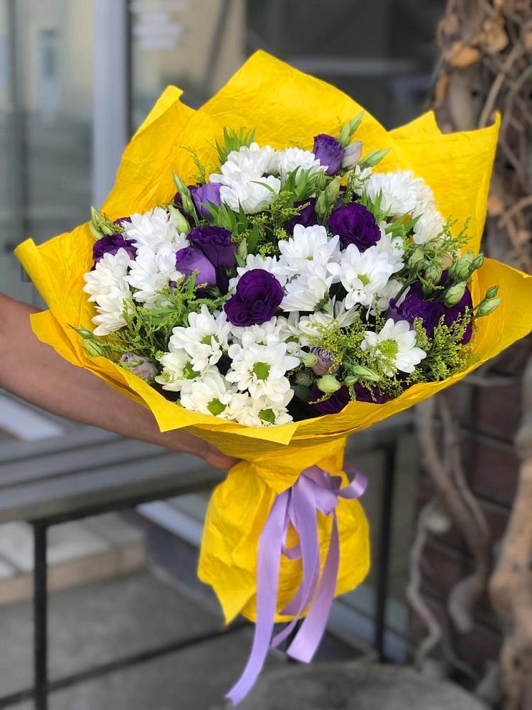 Букет цветов из: Ирисы, Хризантемы и Ромашки в Токарёвке