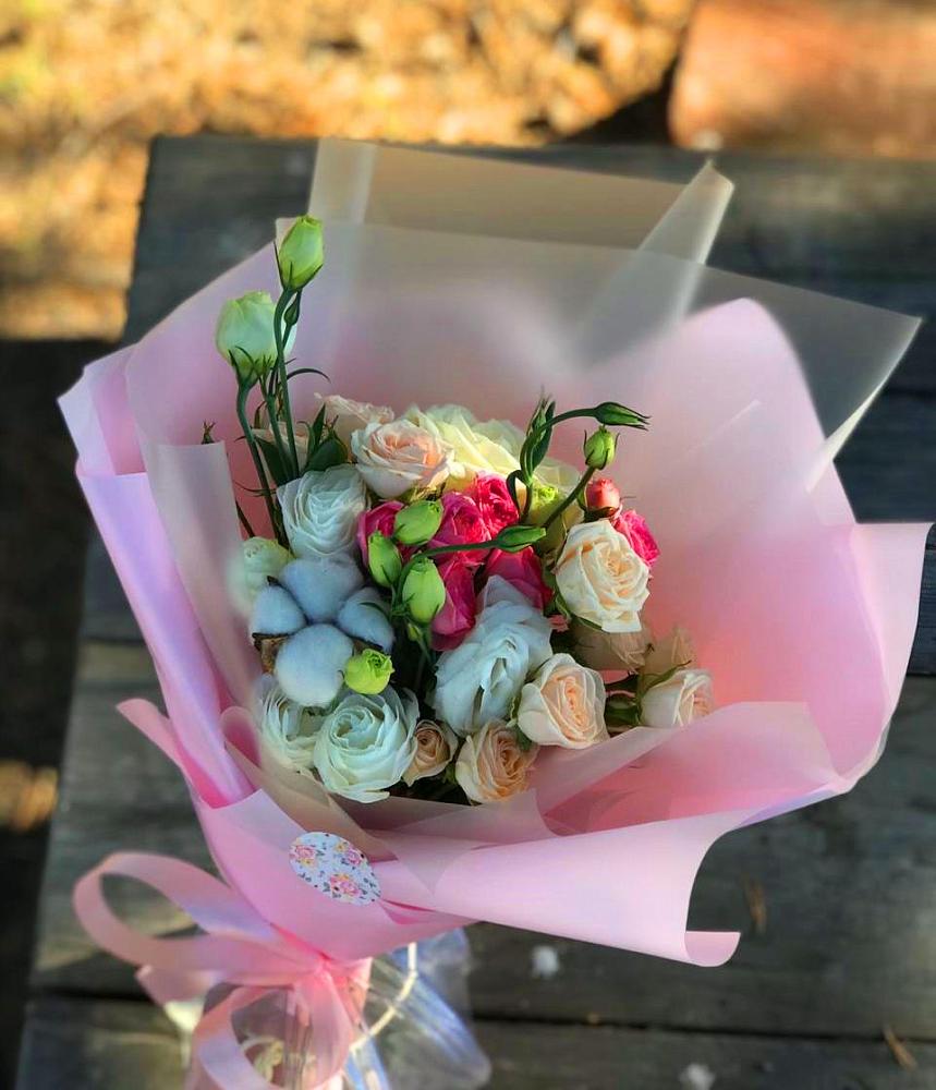 Букет цветов из: Розы и Лизиантусы в Токарёвке