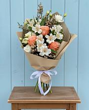 Букет цветов из:  Альстромерии, Лизиантусы, Розы и Хризантемы #REPLACE_PRED# Токарёвке