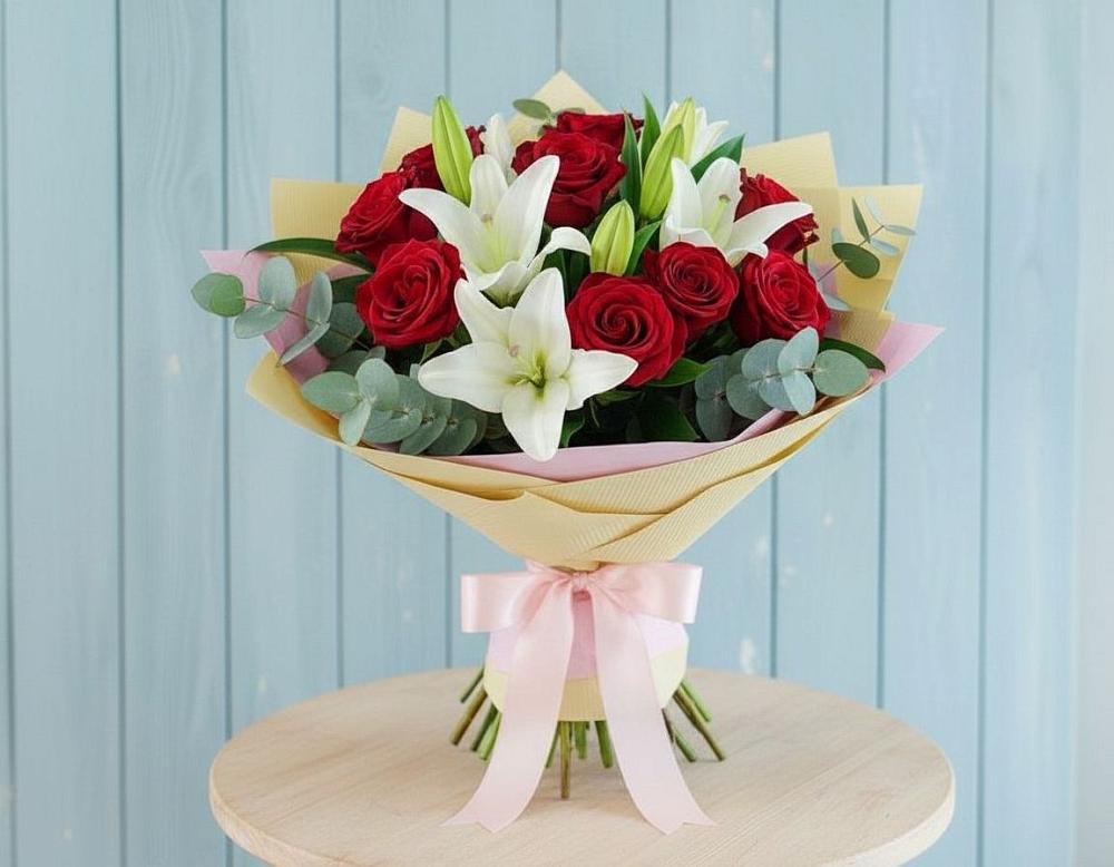 Букет цветов из: Лилии и Розы в Токарёвке